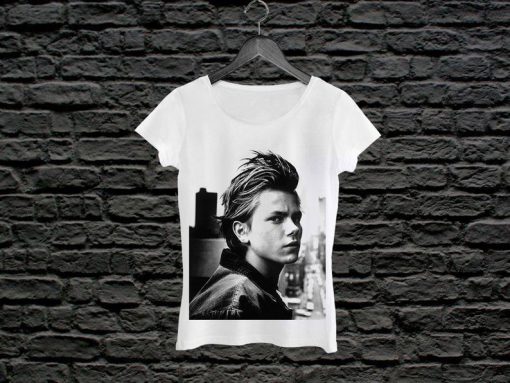 River Phoenix Woman T- Shirt