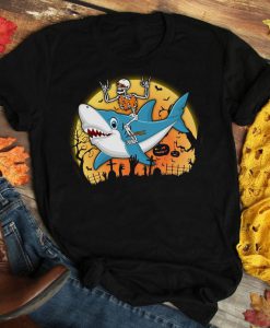 T-shirt Skeleton Riding Shark,