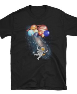 Astronaut Cat in Space Holding Planet Balloon T Shirt